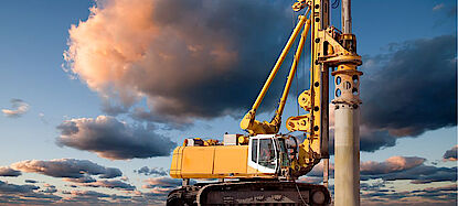 Supervisi pekerjaan pemancangan pilar Supervisi pekerjaan pemancangan pilar